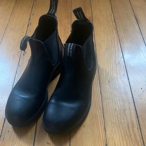 Blundstone black leather Chelsea boots EUC AU sz 5 sz8 us